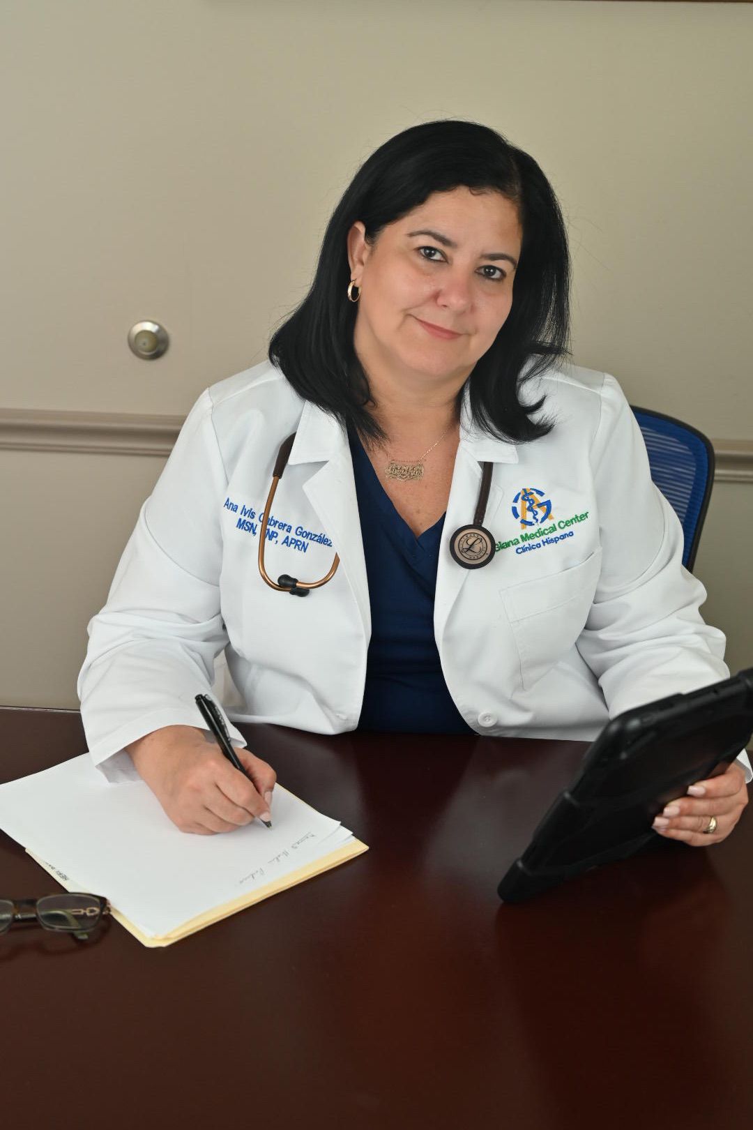 Dra Alicia Ramos, médica - Especialista en medicina familiar y Bienestar.